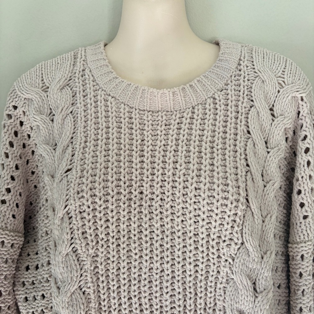 Hollister Vintage-Inspired Cable Knit Scoop Neck Sweater in Light Blush - Picture 6 of 10